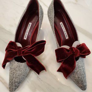 Manolo Blahnik Gray Fabric Pump